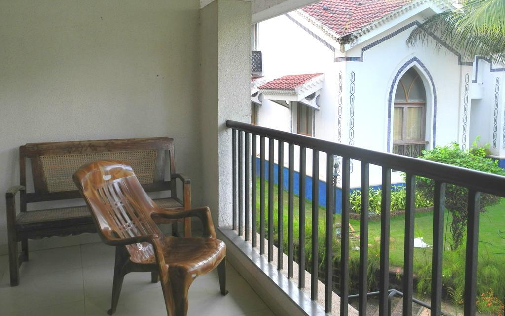 Pool And Garden Facing Apartment In Riviera Foothills Near Baga, 아르포라 외부 사진
