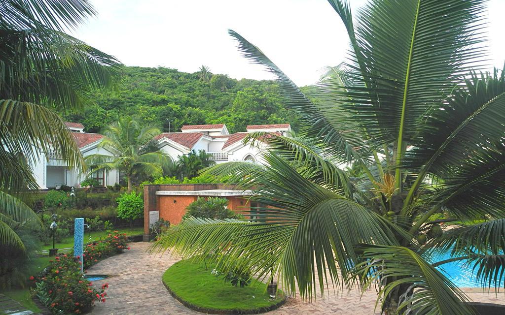Pool And Garden Facing Apartment In Riviera Foothills Near Baga, 아르포라 외부 사진